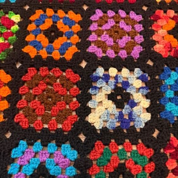Vintage Handmade Granny Square Afghan Cottagecore Crochet Throw - Picture 4 of 8